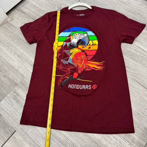 Pacer Honduras T-shirt Women’s Size S Burgundy Red Scarlet Macaw Guacamaya - Picture 7 of 9